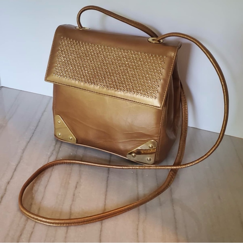 Vintage Stuart Weitzman Shoulder Bag Womens Gold Metallic Leather Studded Purse
